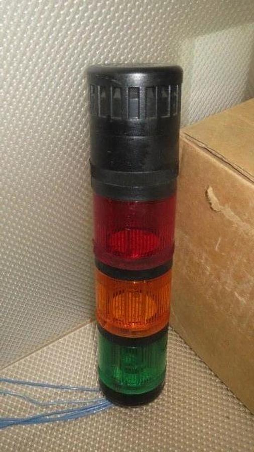 Used ALLEN BRADLEY QUALITY LIGHT GREEN,ORANGE, RED WITH BASE AND SINGLE TONE 855T