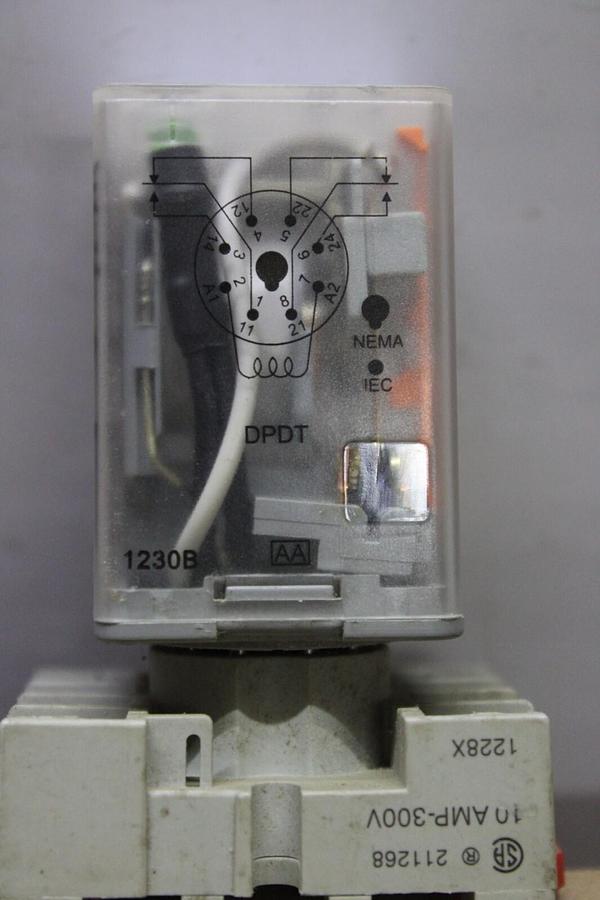 Used SQUARE D RELAY 8501KP12P14V14 24 VOLT 50/60 HZ 12 AMP **WARRANTY**