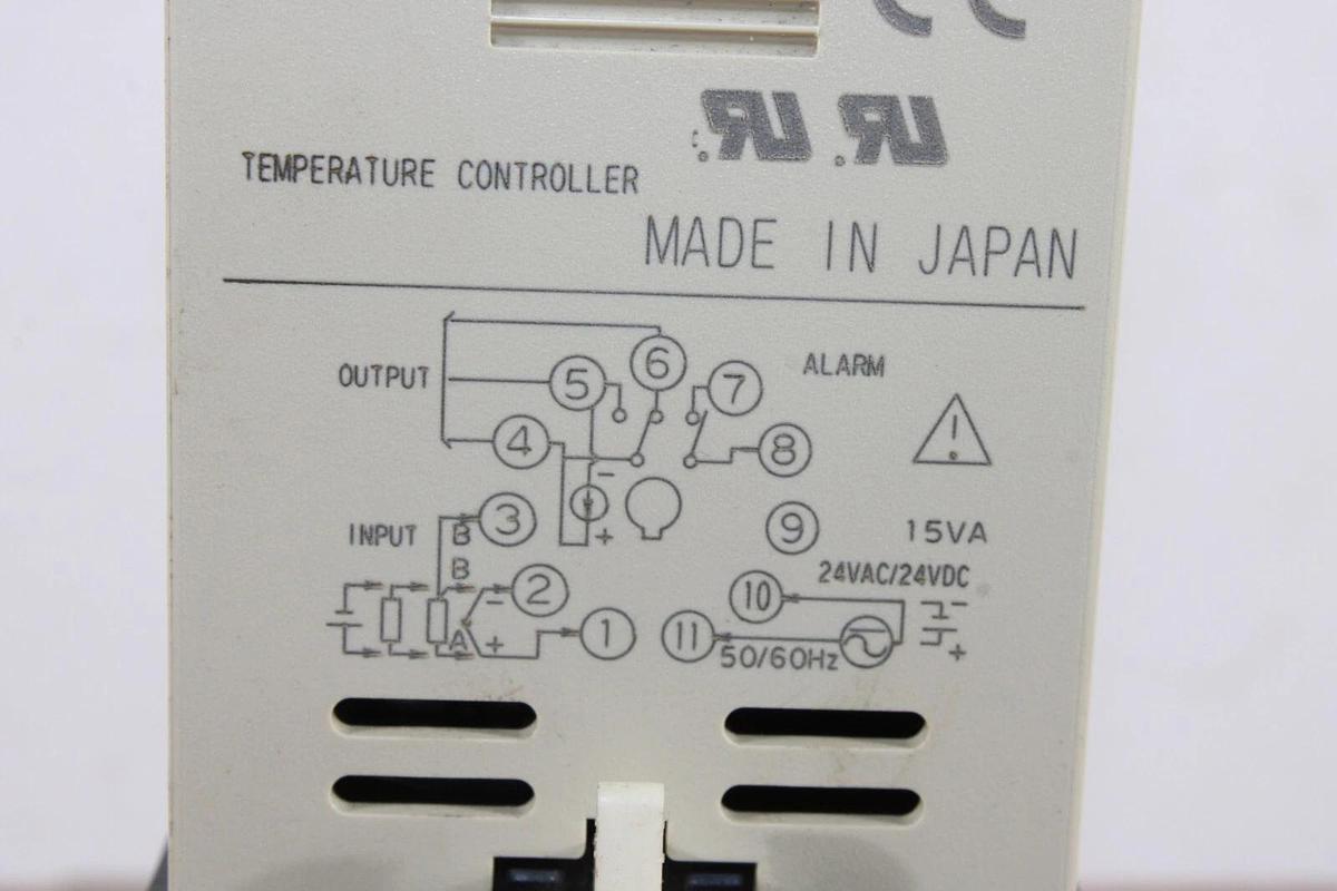 Used FUJI ELECTRIC TEMPERATURE CONTROLLER PXZ4TBY2-1B000 24 VAC 15 VA