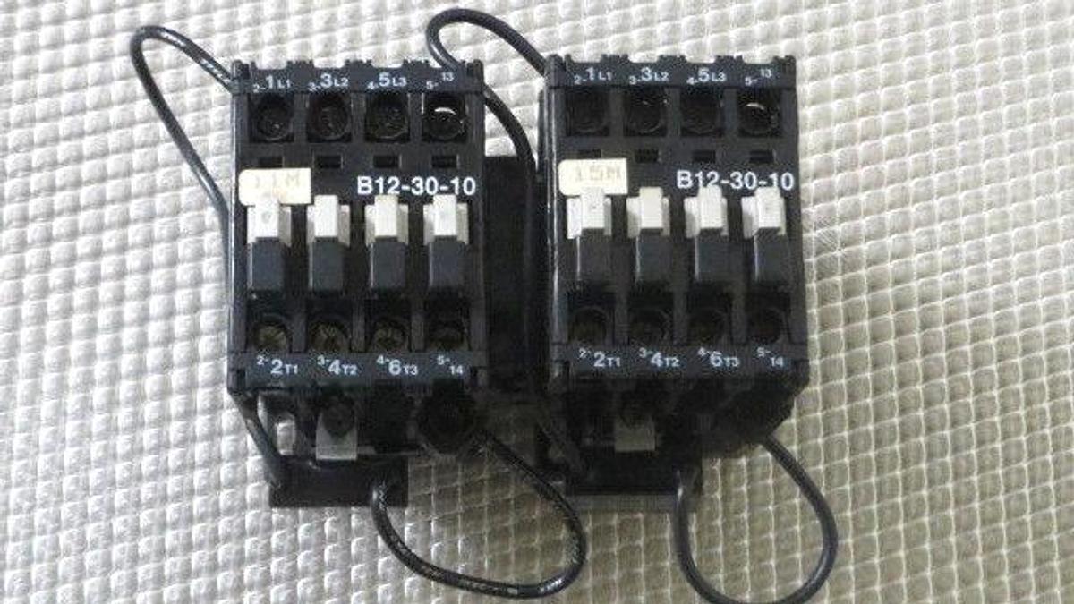 Used ABB B12-30-10 X 2 REVERSE CONTACTORS WITH 120V COILS AND RV NETWORK RG1983-6-6-T