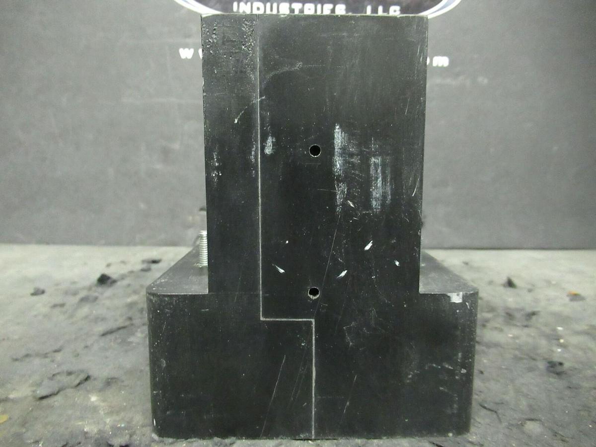 Used MERLIN GERIN NEUTRAL CURRENT SENSOR CT 685-518-A MASTERPACT TRIP 800 AMP 685518A