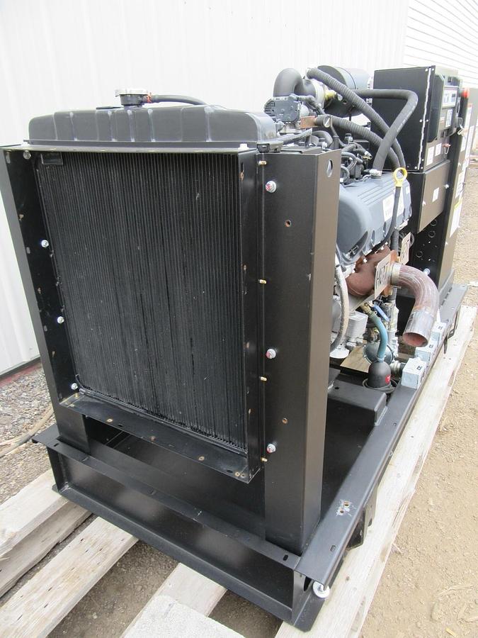Used 35 KW GENERATOR GENERAC NATURAL GAS LP PROPANE 120/240 VOLT 1 PH 30 KW 40KW 2016