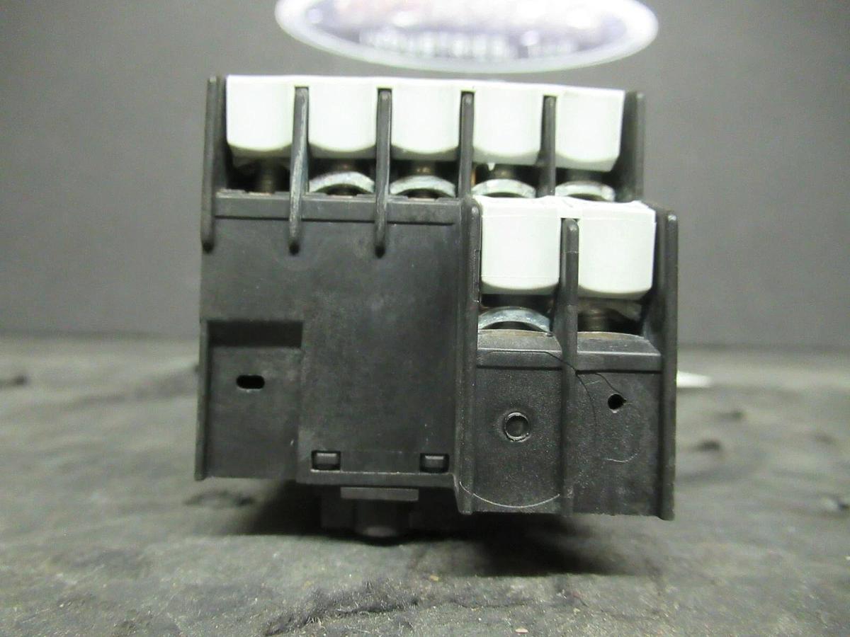 Used 16 AMP ABB STARTER B7-30-10 600 VAC 5 HP COIL: 24 VAC W/ T7DU OVERLOADS 4-6 AMP