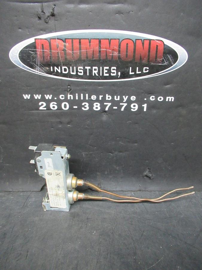 Used JOHNSON CONTROLS / CARRIER DIFFERENTIAL PRESSURE CONTROL HK06CC004 / P12AE-1