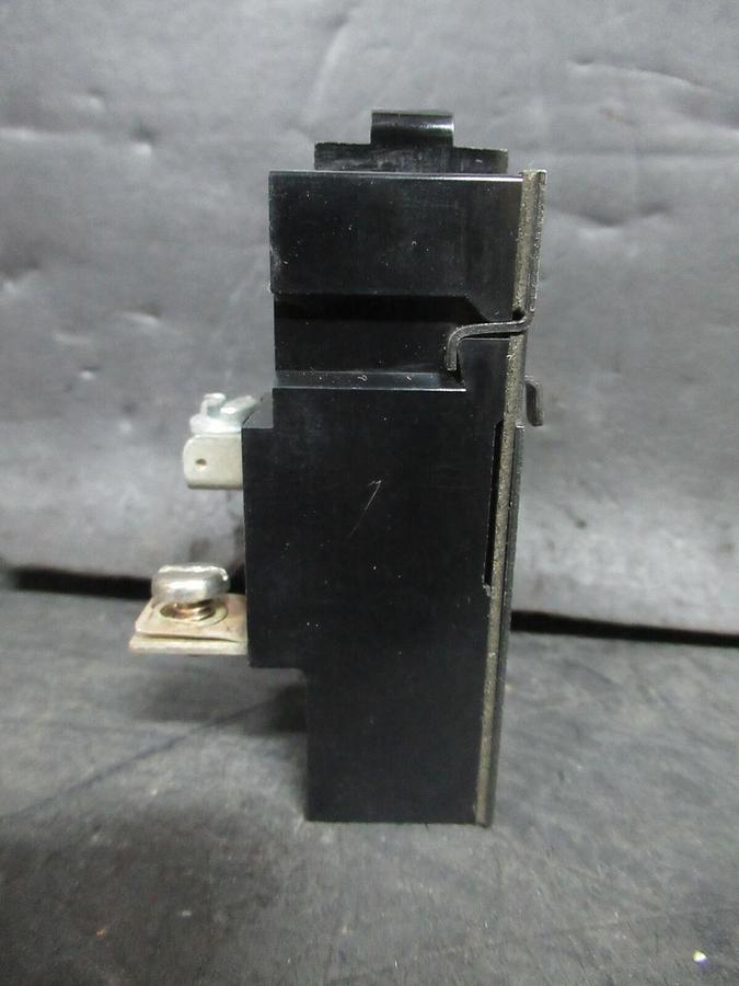 Used BULLDOG ELECTRIC / PUSHMATIC HACR BREAKER P-120 38258 20 AMP 240 VAC 1-POLE
