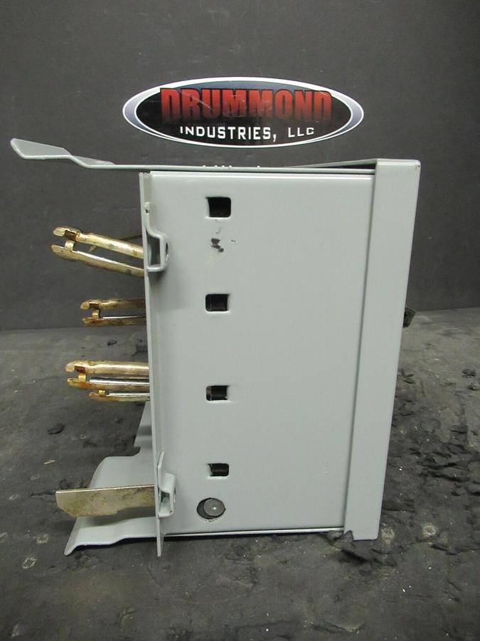Used ITE BUS PLUG XQ45RGIG 50 AMP 240V 3P4W+GROUND XJ-L 15 AMP BREAKER SIEMENS 9200