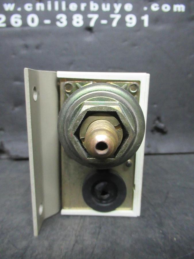 Used TRANE / ALCO PRESSURE CONTROL GAUGE X13200-256-01 / FF113-S1-BAA-25601