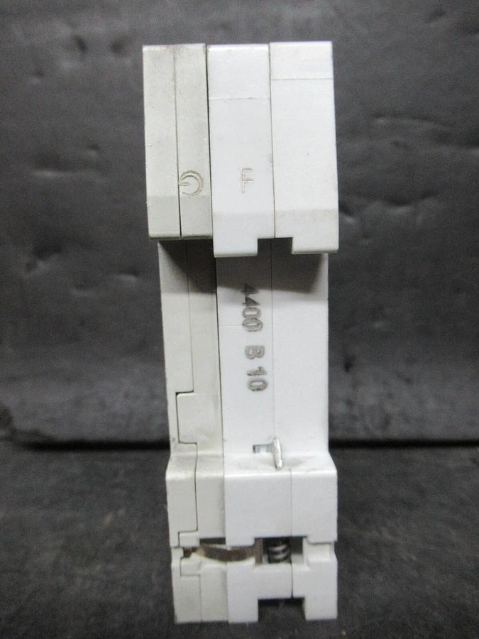 Used SIEMENS CIRCUIT BREAKER 5SX21 B10 10 AMP 277 VAC 1-POLE W/ 5SX9100 AUXILLIARY