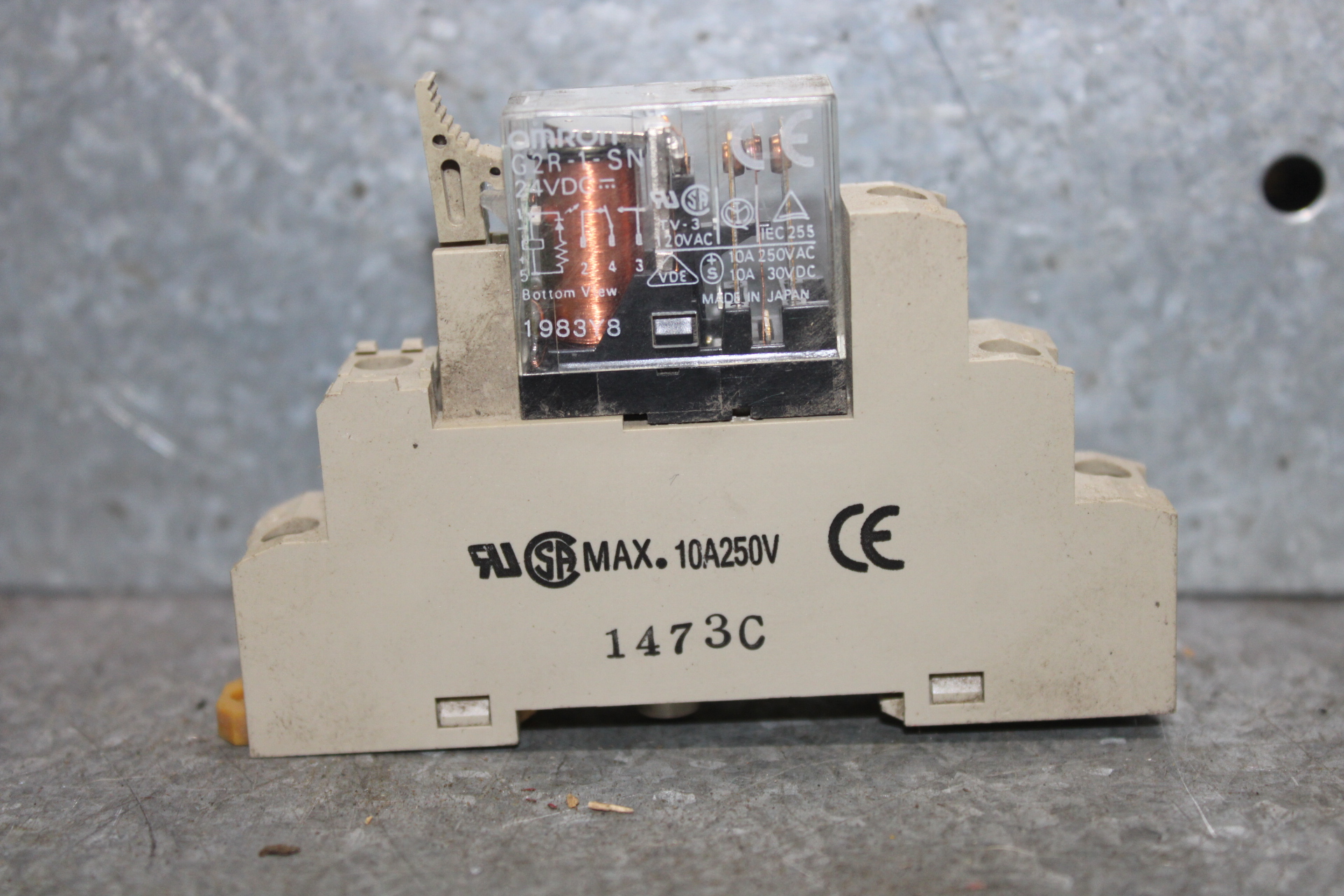 Used LOT OF 3 OMRON RELAYS G2R-2-SN 24 VDC 5 AMP W/ BASE