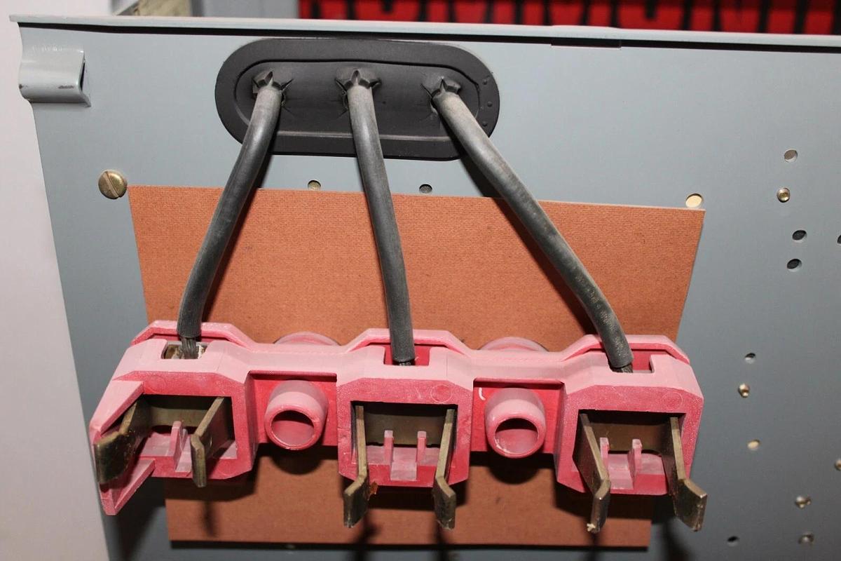 Used SQUARE D MCC STARTER BUCKET MODEL 4 24" SIZE 2 480 VAC 25 HP 8998QD428