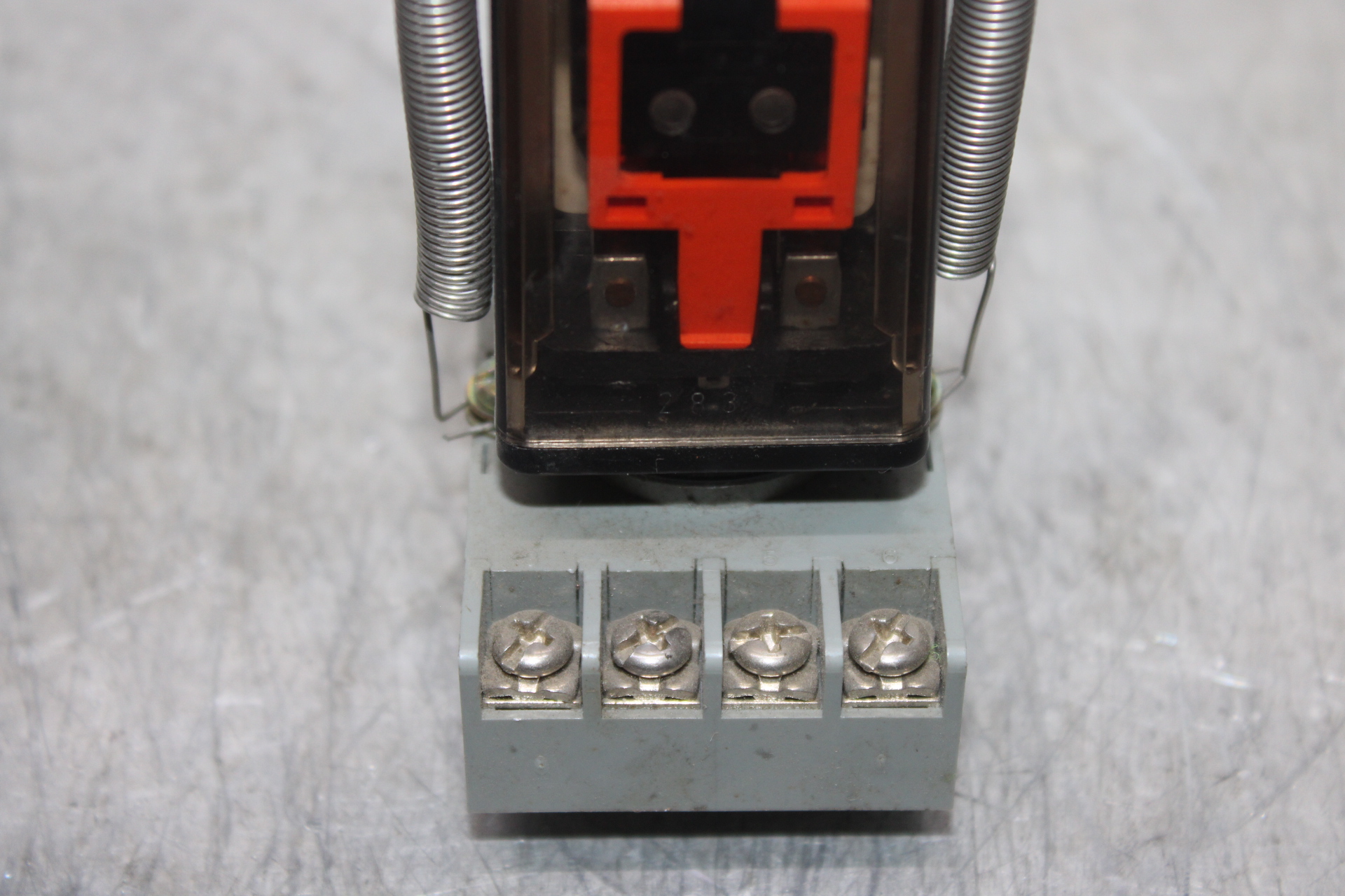Used LOT OF 2 OMRON RELAYS G2R-1-SN 24 VDC 10 AMP W/ BASE