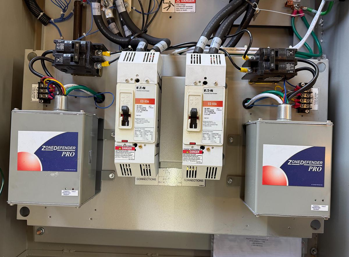 NEW GENERAC INTEGRATED LOAD CENTER TTS ILC-200 120/240 VOLT 200 AMP NEMA 3R SERVICE RATED