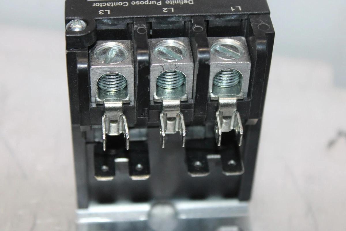 Used IRP CONTACTOR DP330120F 30 AMP 3-POLE 600 VAC 3-PHASE COIL: 120 V