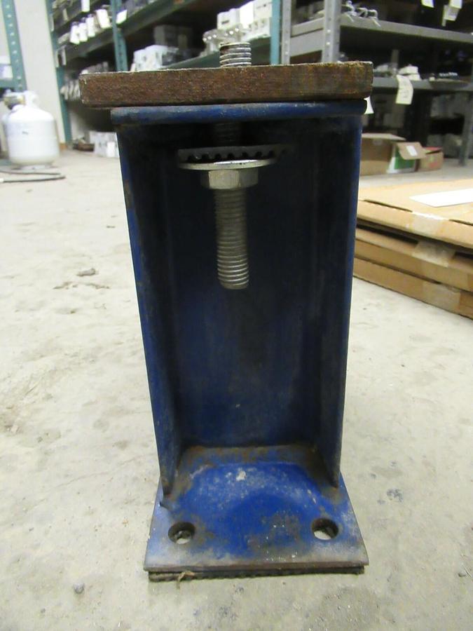 Used SET OF (4) HEAVY DUTY ANTI-VIBRATION PADS / VIBRATORY FEET MOUNTS 9" X 4.5" TOPS