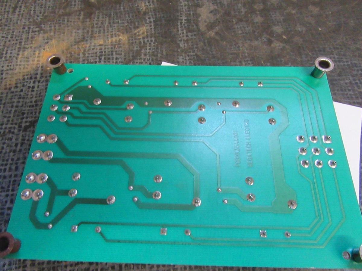 Used CARRIER / MEGATECH ELECTRO INC. HVAC RELAY BOARD HK35AA001 **WARRANTY INCLUDED**