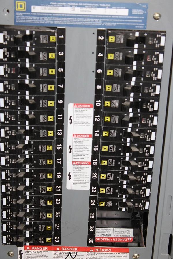 Used SQUARE D TYPE 1 NF MAIN SERVICE PANEL 12106793820030001 150 AMP 30-SLOT 600V