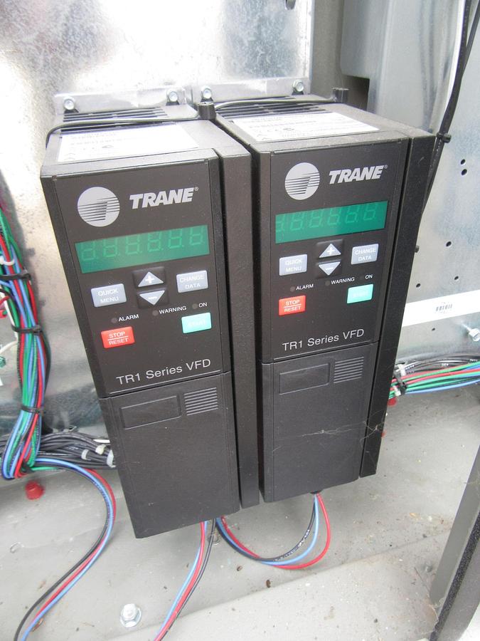 Used 2015 TRANE 120 TON AIR COOLED CHILLER 460 VOLT 410A 125 TON CGAM120