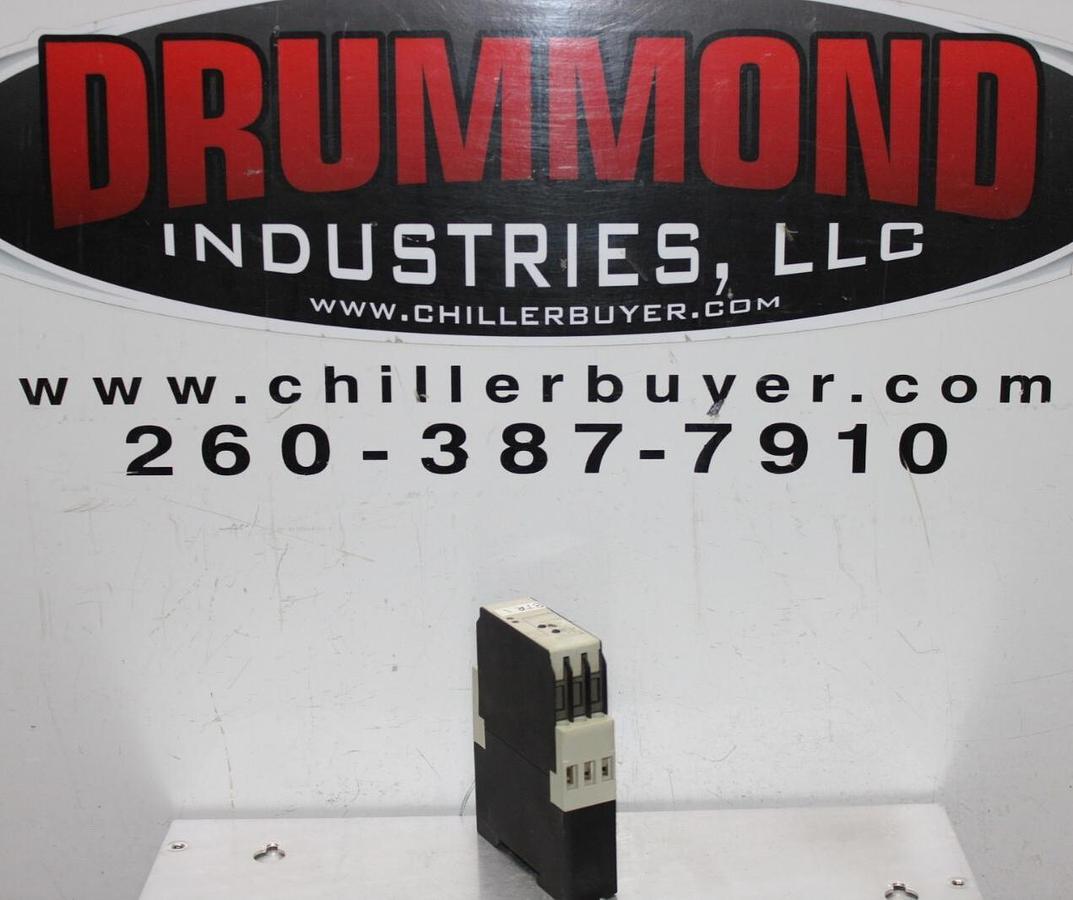 Used TELEMECANIQUE TIME DELAY RELAY RE4-TL11BU 0.05 SEC TO 300 HOUR 240 VAC 1.5 AMP