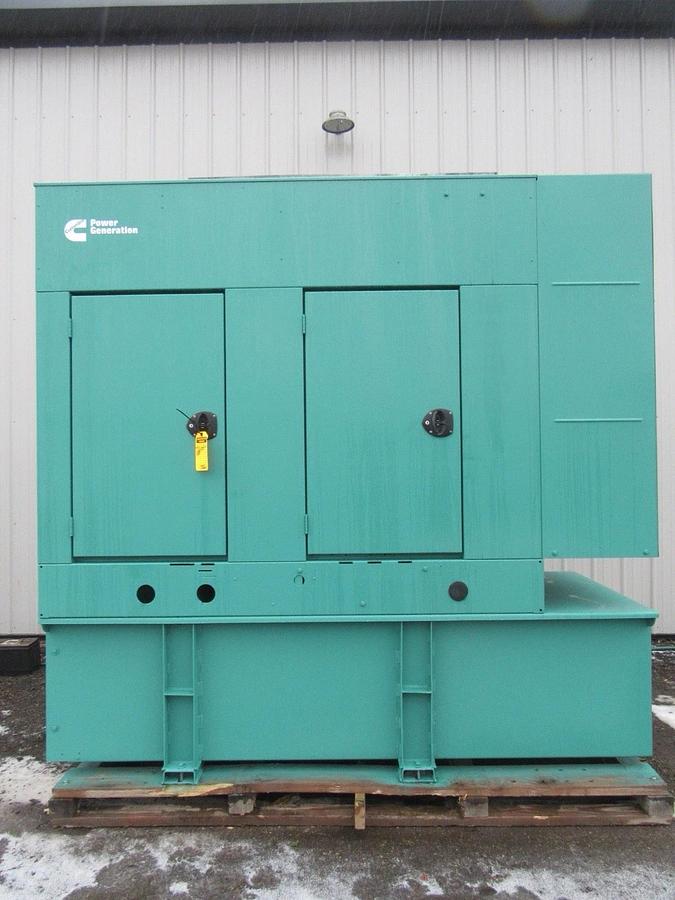 Used 40 KW DIESEL GENERATOR CUMMINS 120/240V B3.9-G2 RECONNECTABLE VIDEO ENCLOSED