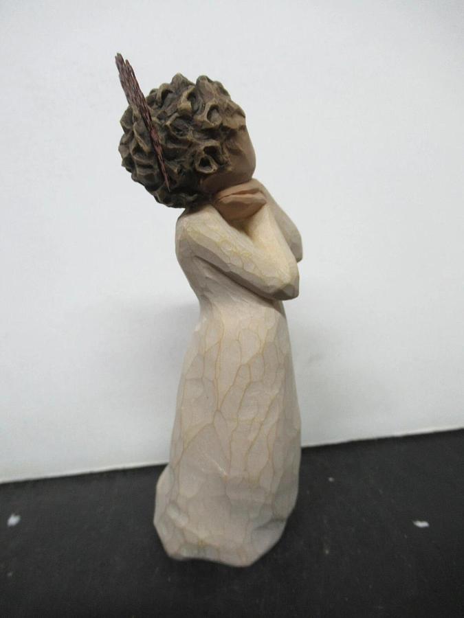 WILLOW TREE "ANGEL LOVE" SUSAN LORDI FIGURINE DEMDACO STOCK# 26234