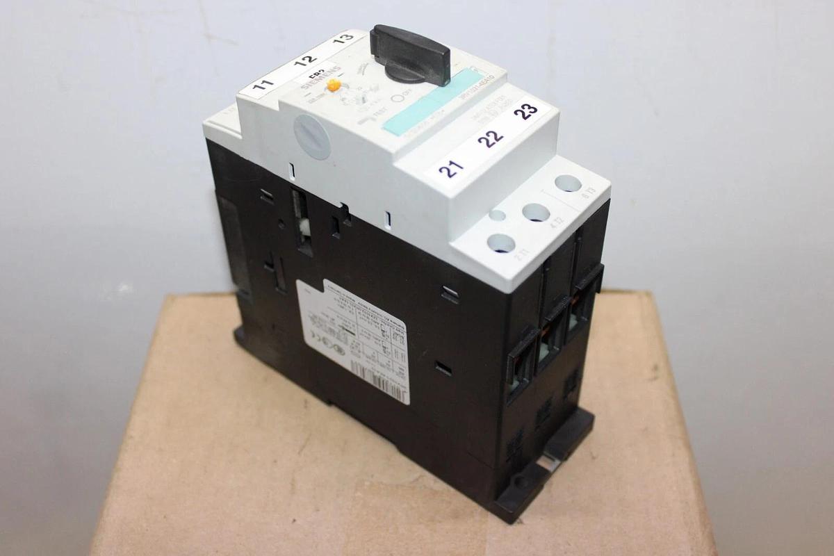 Used SIEMENS MANUAL MOTOR CONTROLLER 22-32 AMP 600 VAC 3 PHASE MODEL: 3RV1031-4EA10
