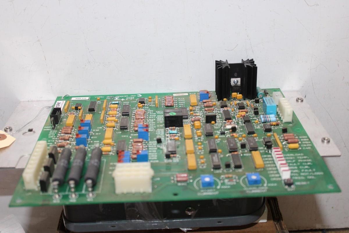 Used YORK HVAC CHILLER LOGIC CONTROLLER 031-00936-003 REV. I **WARRANTY**