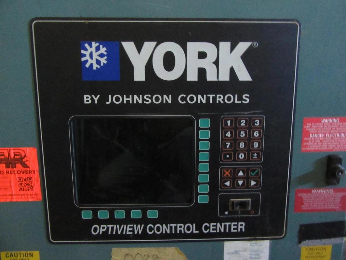 Used YORK / JOHNSON CONTROLS 351 HP VSD 371-017420-103 MO# TM351T B6F-46 390 A DRIVE