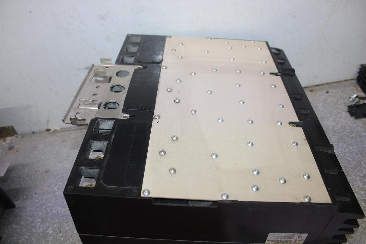 Used SQUARE D POWERPACT I-LINE CIRCUIT BREAKER HJA36100 100 AMP 600 VAC 3-POLE