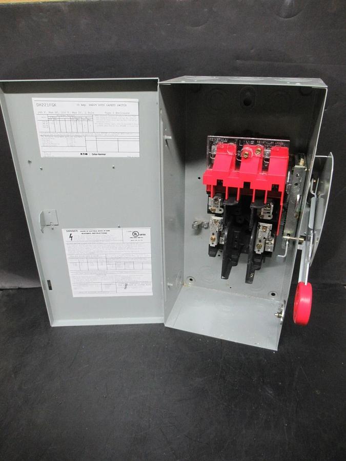 Used EATON HEAVY DUTY SAFETY DISCONNECT DH221FGK 240 VAC 30 AMP 7.5 HP 2-POLE