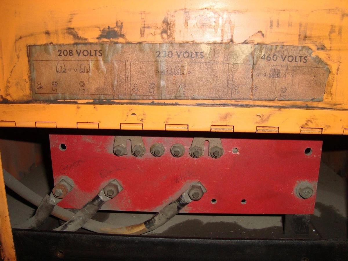 Used AIRCO 250 AMP TIG WELDER HELIWELDER MODEL 2.5A DDR-224-HF-B W/ WHEELS 1341-0232