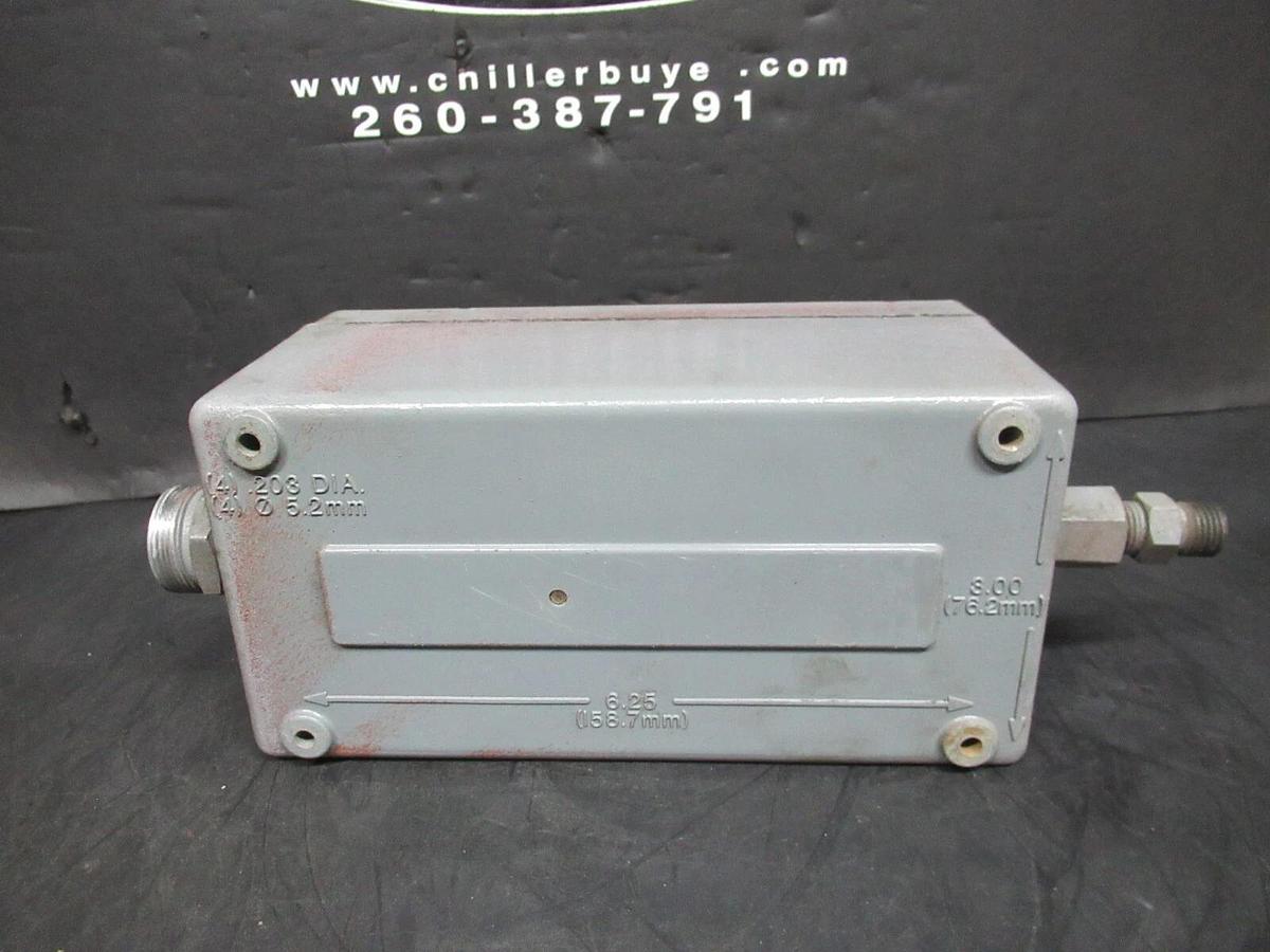 Used ALLEN-BRADLEY TEMPERATURE CONTROL SWITCH 836-C5 24-600 VAC @ 125 VA NEMA 4, 13