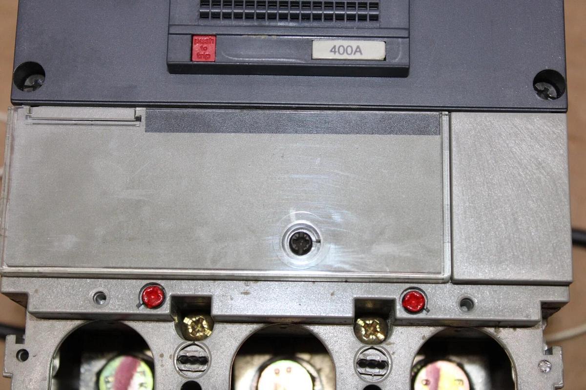 Used MERLIN GERIN COMPACT MOLDED CASE SWITCH NSJ400 400 AMP 690 VOLT 3-POLE