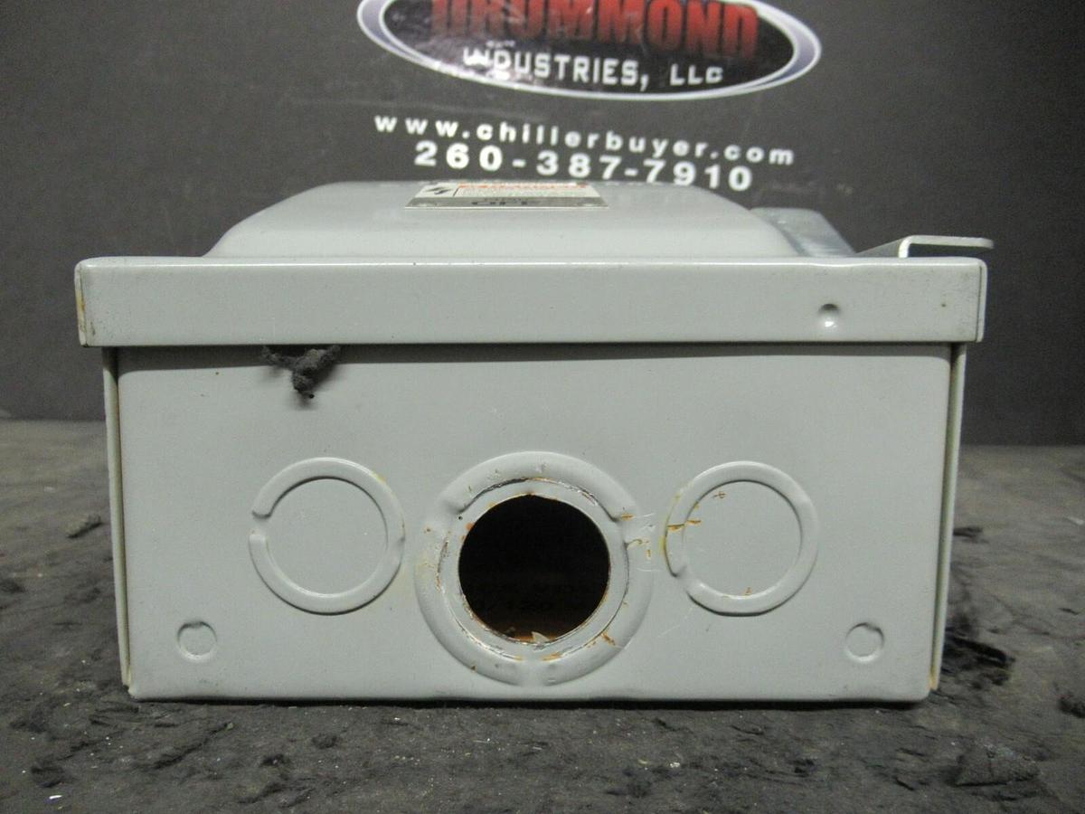 Used SIEMENS ITE 30 AMP 240 VAC HEAVY DUTY DISCONNECT SAFETY SWITCH JU321