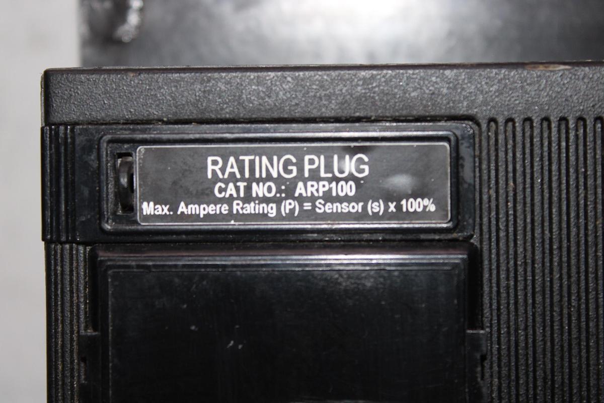 Used SQUARE D MCC DISCONNECT SWITCH HU200-4MC5 MODEL 5