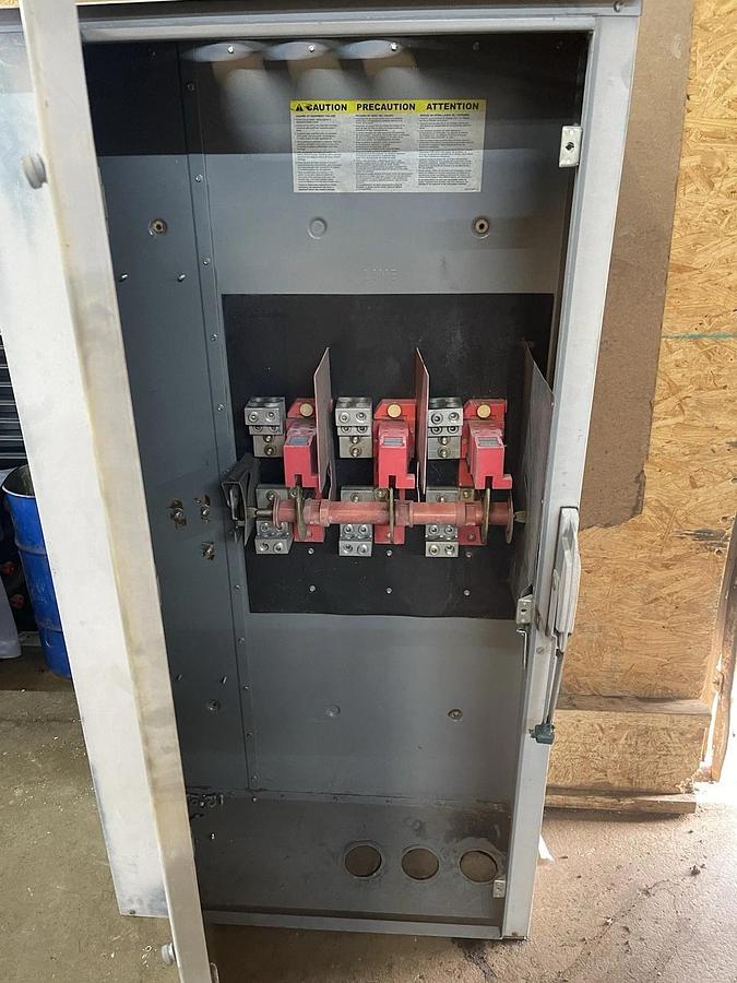 Used SQUARE D HEAVY DUTY SAFETY SWITCH HU368R 1200 AMP 600 VOLT NEMA 3R/5 3-PHASE