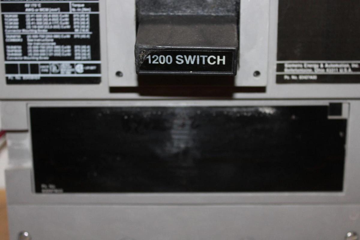 Used SIEMENS MOLDED CASE SWITCH CND63S120A 1200 AMP 600 VAC 3-POLE W/ MOUNT