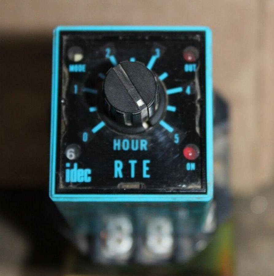 Used IDEC ELECTRONIC TIME DELAY RELAY RTE-P12 120/240 VAC 10 AMP 1 SEC TO 10 HOUR