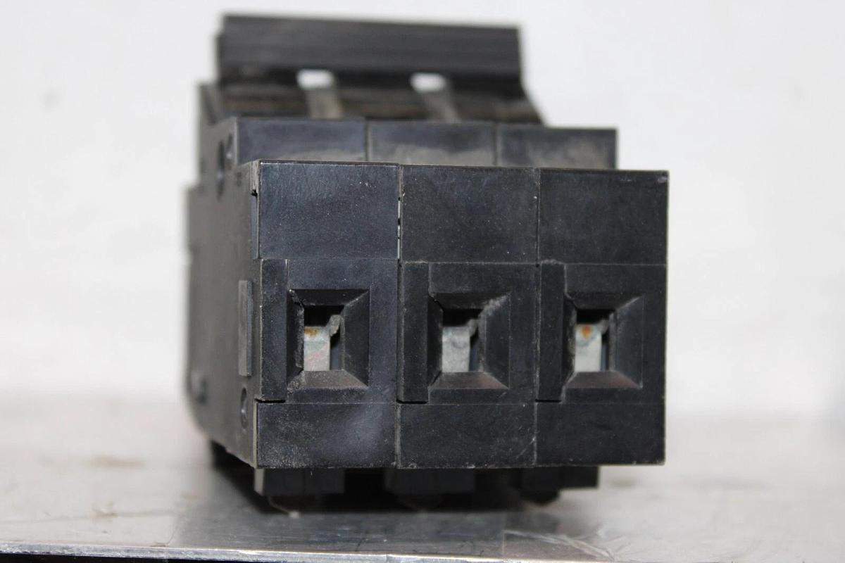 Used FERRAZ FUSE HOLDER ST-10 M-81-224 600 VOLT 30 AMP 3-POLE **WARRANTY INCLUDED**