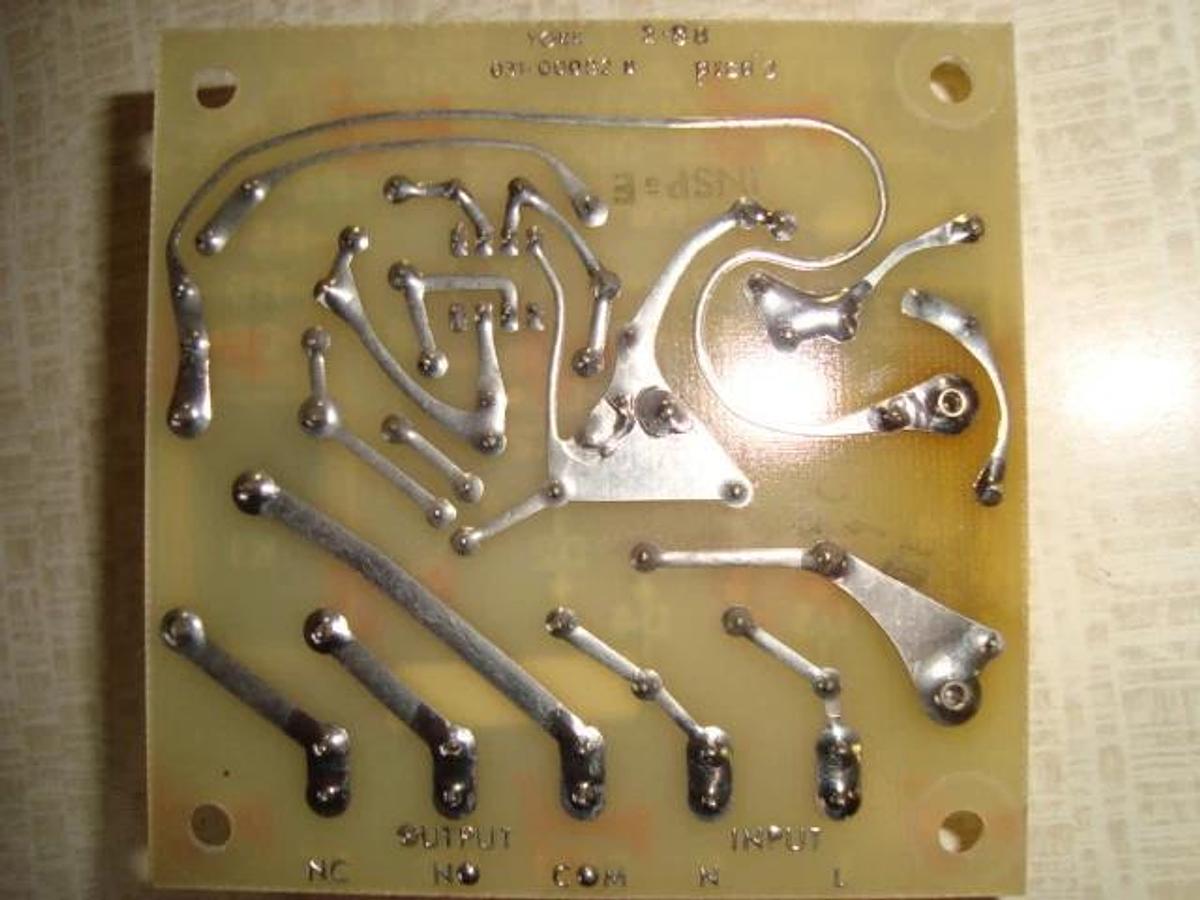 Used YORK CHILLER BOARD 031-00082B UNDERVOLTAGE RELAY BOARD PLC 031-00082 UVR-1