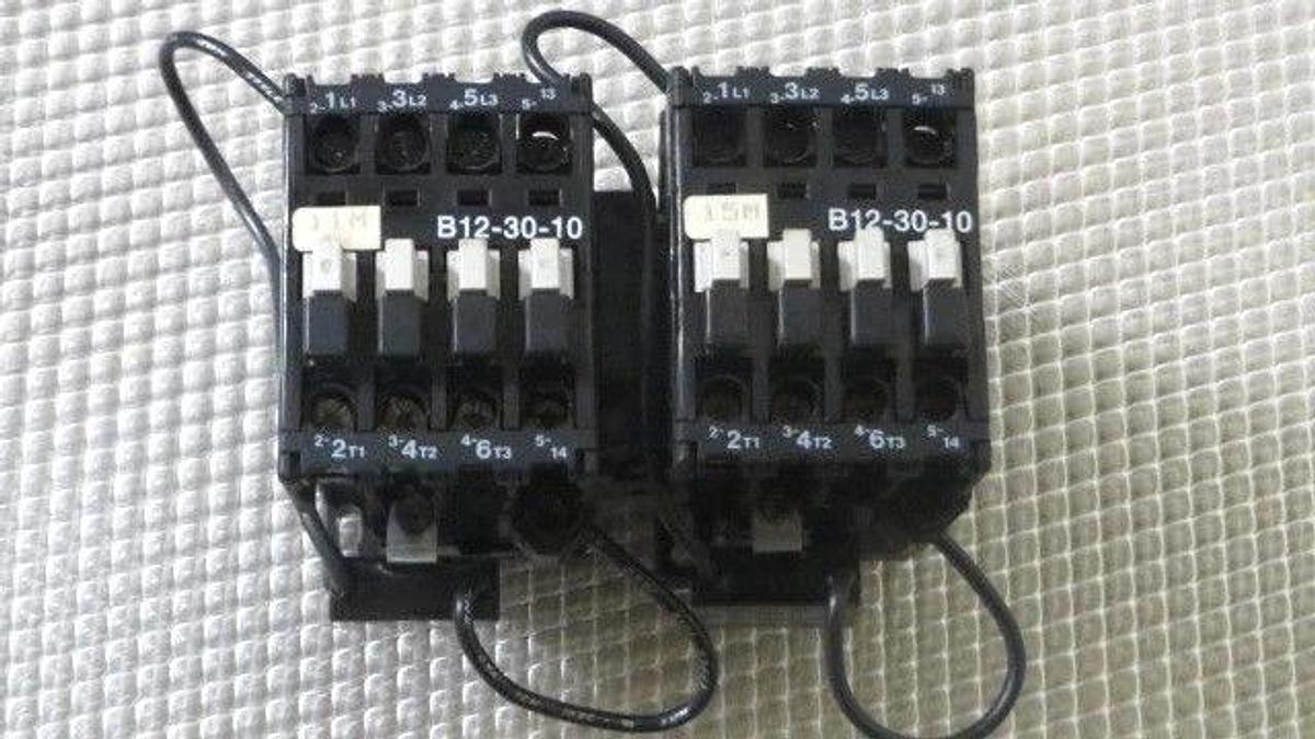 Used ABB B12-30-10 X 2 REVERSE CONTACTORS WITH 120V COILS AND RV NETWORK RG1983-6-6-T