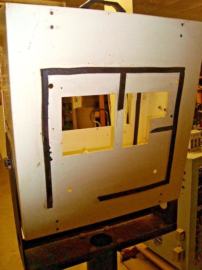 Used OPERATOR INTERFACE ENCLOSURE 4 FT FLAT PANEL STYLE INDUSTRIAL COMPUTER STAND