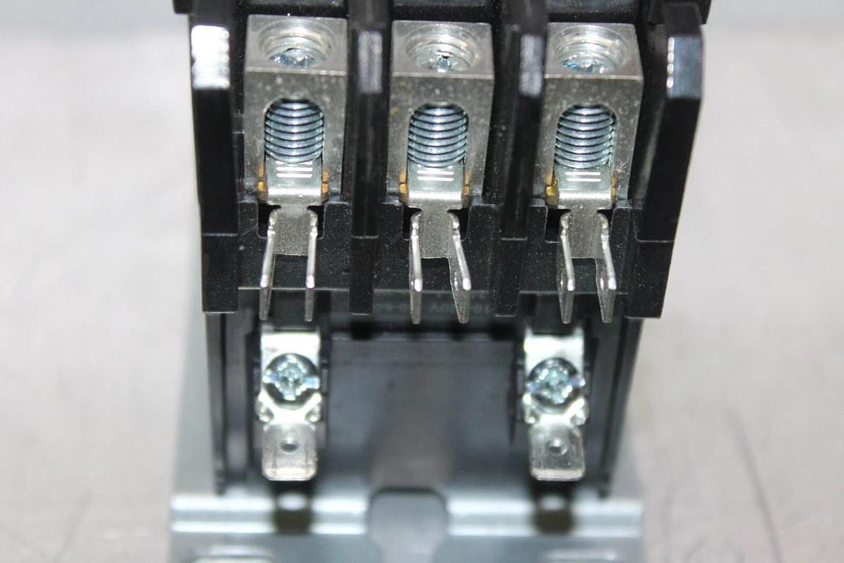 Used EATON CONTACTOR C25DNF330 30 AMP 600 VOLT 3-POLE 15 HP 11 KW *WARRANTY*