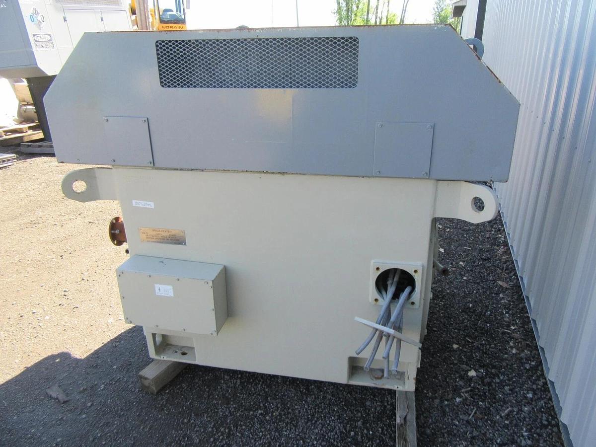 Used 886 HP TECO / YORK INDUCTION MOTOR 4160 V 3 PH 4510 FRAME 3600 RPM 108 FLA 2001