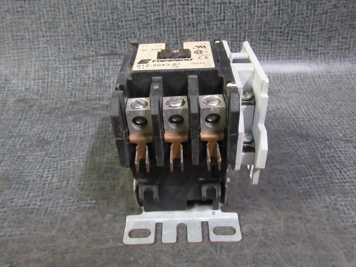 Used COPELAND CONTACTOR 40 AMP 600 VAC 3 PHASE 20 HP 104-120V COIL MODEL: 012-3040-01