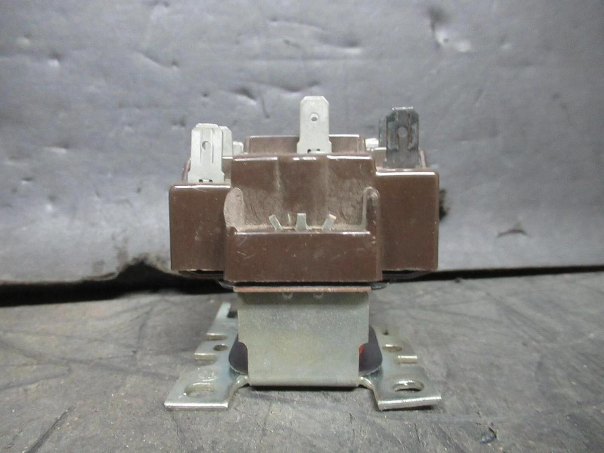 Used HONEYWELL GENERAL PURPOSE RELAY R4222D-1013 480 VOLT 50/60 HZ 12 AMP *WARRANTY*