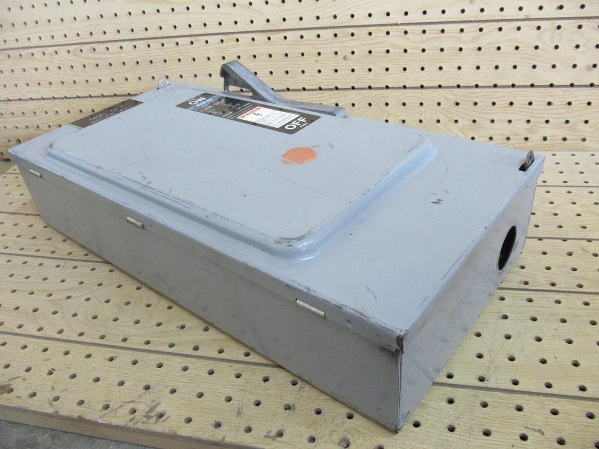 Used SIEMENS FUSIBLE SAFETY DISCONNECT SWITCH SN423 100A 240VAC 2-POLE 30HP TYPE 1