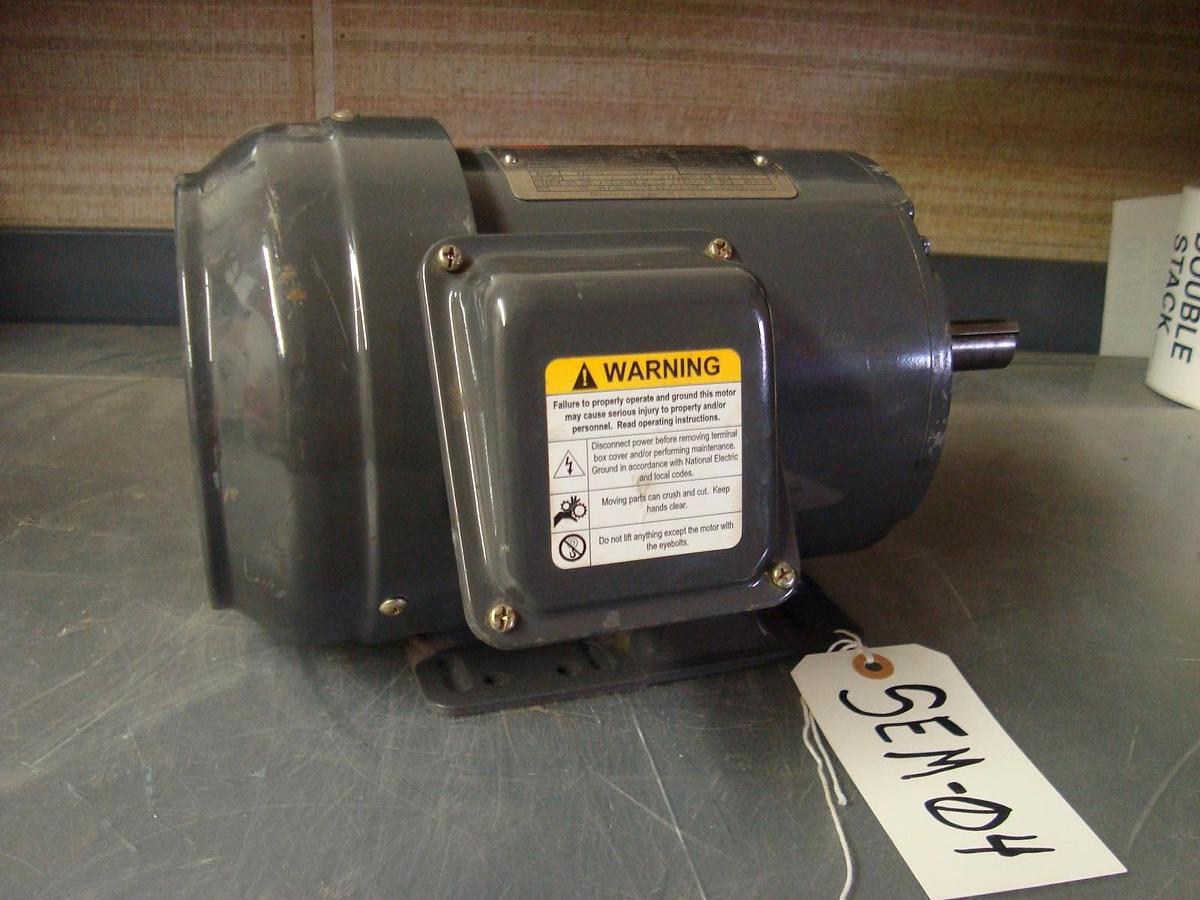 Used DAYTON 4LX02G .75 HP INDUSTRIAL MOTOR 4 POLE TEFC