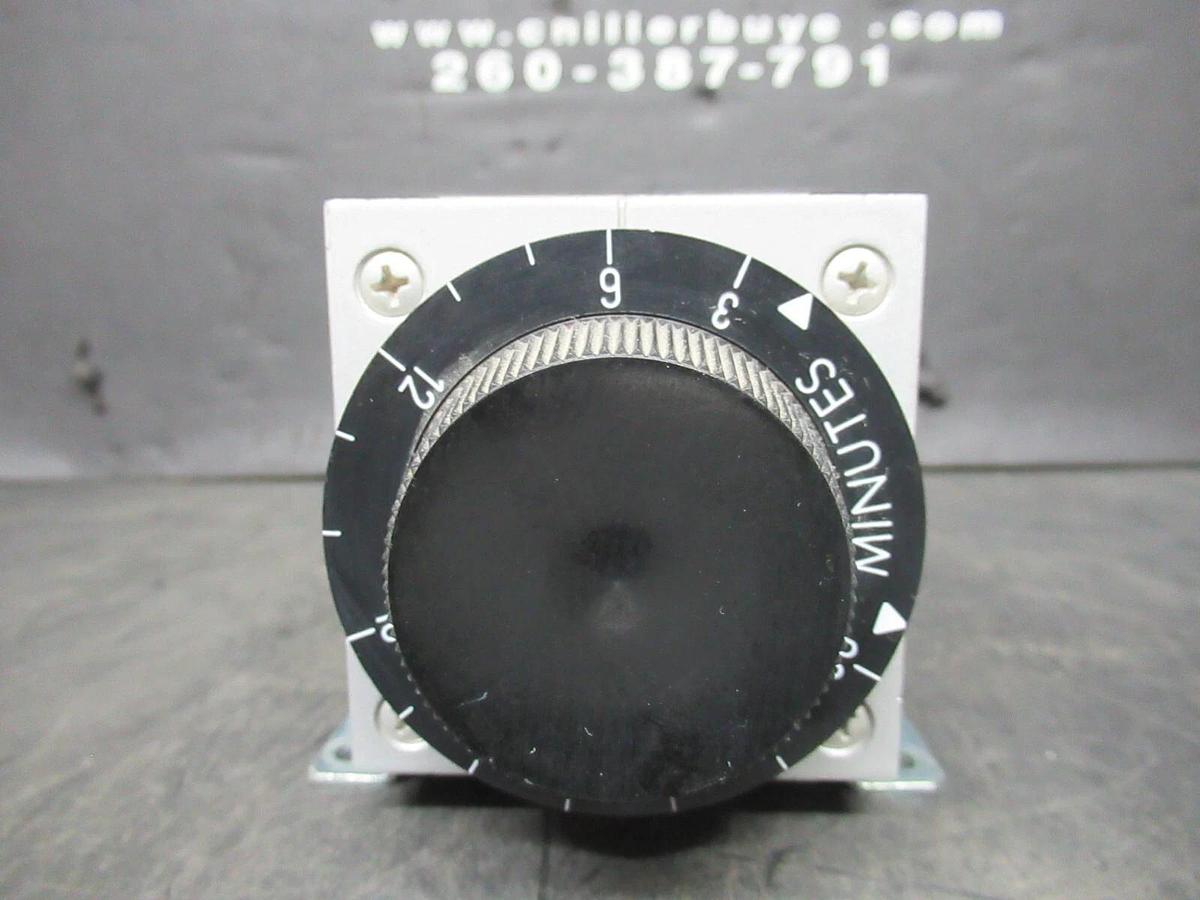 Used AGASTAT TIME DELAY RELAY 3-30 MINUTES 7012NH 48 VDC VOIL 600 VAC 10 AMP