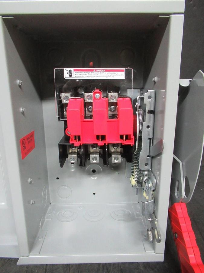 NEW IN BOX SIEMENS HEAVY DUTY FUSIBLE SAFETY SWITCH HNF361 600 VAC 30 AMP