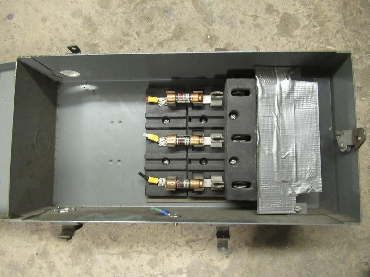 Used WESTINGHOUSE COP 30 AMP 240V FUSIBLE BUSS BUS PLUG STYLE 454D339G03 TAP